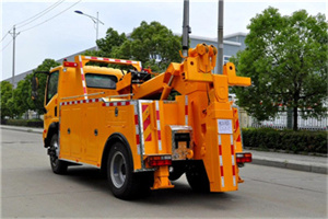 江达高速路拖车费